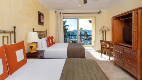 Postel nebo postele na pokoji v ubytování Villa del Arco Los Cabos Elite Luxe Member Units by Stephen Ostler