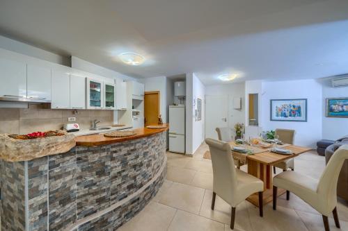 Apartman Iva - Znjan Beach