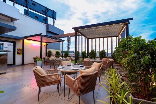 Ein Balkon oder eine Terrasse in der Unterkunft Sathyam Oasis