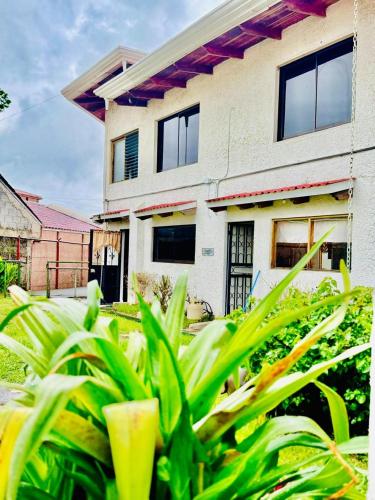 Bangunan di mana terletaknya vila ini