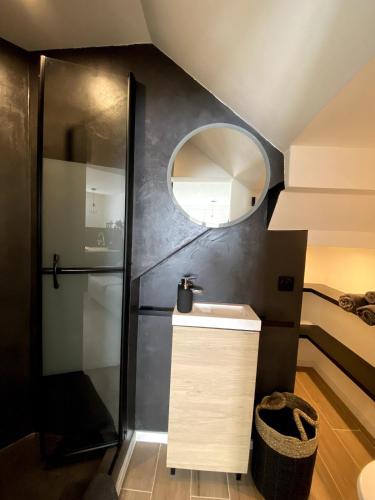 Beautiful Modern Studio