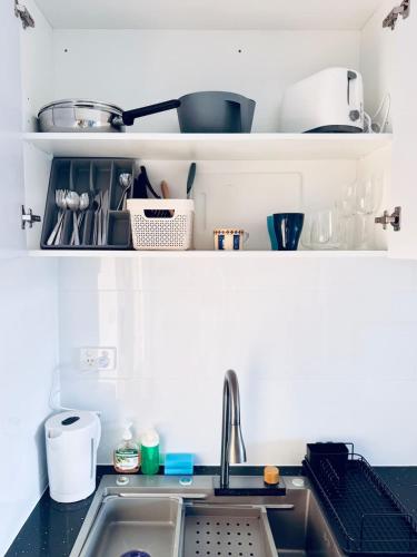 Η κουζίνα ή μικρή κουζίνα στο Convenient stay close to Monash Uni