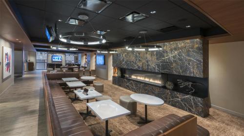 a restaurant with couches and tables and a lobby at Hyatt Regency Chicago in Chicago