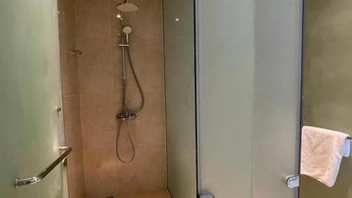 Ένα μπάνιο στο Arena jakovi condotel