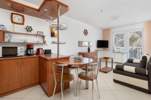 Bielik Apartment with Balcony by the Sea Międzyzdroje by Noclegi Renters