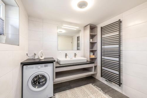 Foto sihtkohas Aich asuva majutusasutuse Chalet am See - by myNests galeriist