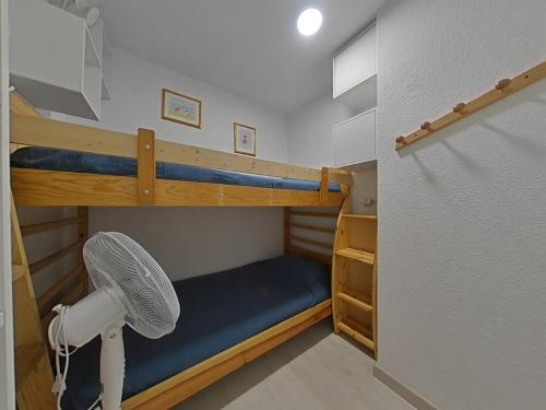 Photo de la galerie de l'établissement Appartement 2 pièces cabine 4 couchages LA LONDE LES MAURES LAL100-113, à La Londe-les-Maures