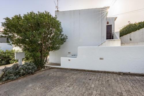 Casa Isabell T1 Luz Mews by CoolHouses