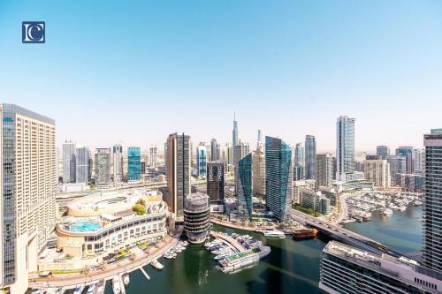 Luxury Escapes- Elegant Marina View Bay Central 3BR and Maids Room- single bed