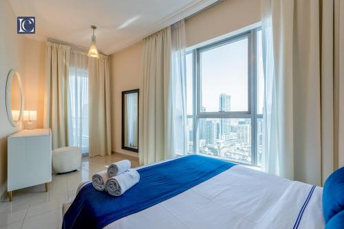 Luxury Escapes- Elegant Marina View Bay Central 3BR and Maids Room- single bed photo 2