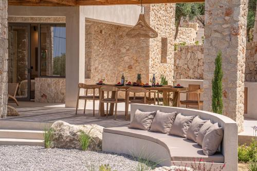 Posezení v ubytování Lithos Art Villas - Euphoria