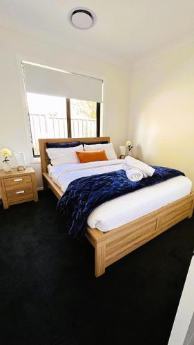 Una cama o camas en una habitación de The Orange Haven