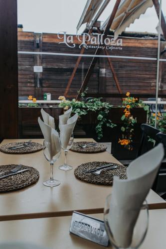 Εστιατόριο ή άλλο μέρος για φαγητό στο Hostal Mont Royal