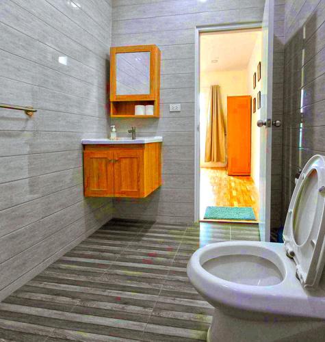 Ένα μπάνιο στο 3 Bed Villa Private Pool South Pattaya