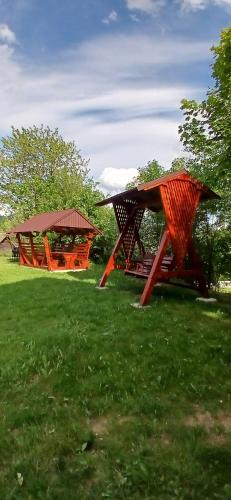 Kawasan permainan kanak-kanak di На Пагорбі