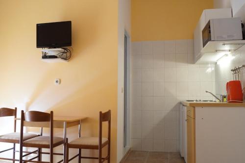 Gallery image of Studio Apartments Marija with private parking in Makarska
