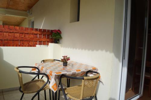 Gallery image of Studio Apartments Marija with private parking in Makarska