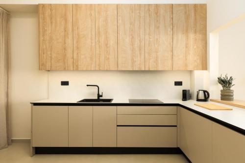 Ivory by halu! - Elegant 2BD apt with sea view