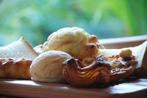 a group of food sitting on a table at 風香る森のホテル鈴桃rindou in Shizuoka