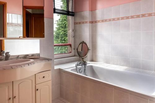 Fotografie z fotogalerie ubytování Villa en campagne à Langoëlan - Piscine privée v destinaci Langoëlan