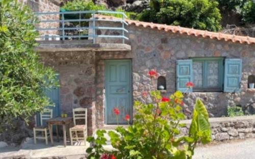 Cozy house in the foot of the volcano Methana