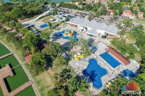 an overhead view of a water park with a pool at Vila Madams - Palić-Serbia in Palić