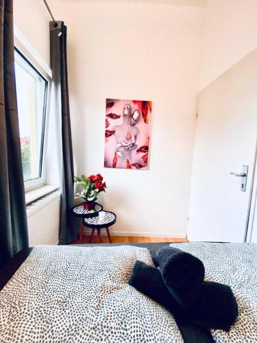 Katil atau katil-katil dalam bilik di Cozy 4-Bedroom shared Apartment ,Perfect for Groups
