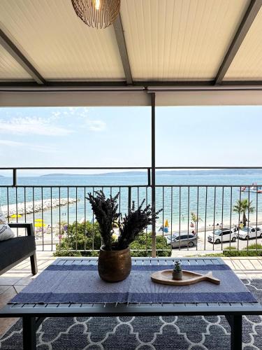 Luxury Pearl Seaside Apartment