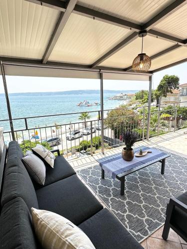 Luxury Pearl Seaside Apartment