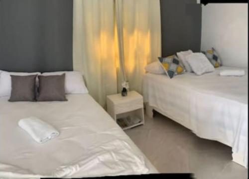 Hospedaje Las Flores Pedernales