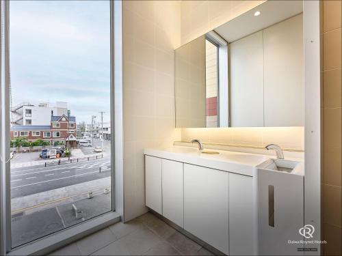Kuchyň nebo kuchyňský kout v ubytování Daiwa Roynet Hotel Numazu