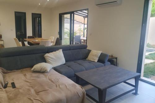 Photo de la galerie de l'établissement Spacious house with garden and pool, à La Motte