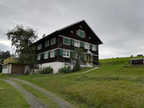 アパートメントが所在する建物