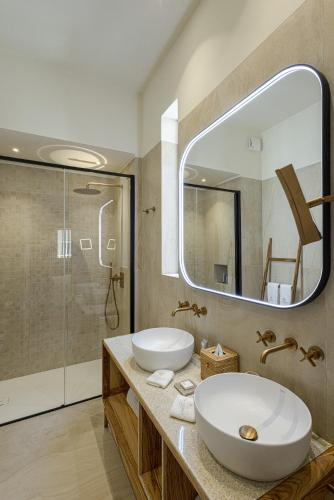 Ένα μπάνιο στο COOL DREAMS Luxury Rooms