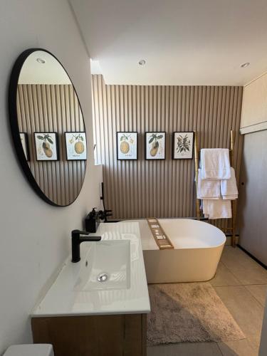 Bilik mandi di Nare Penthouse