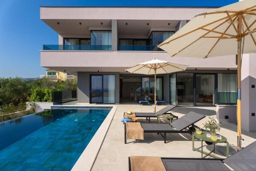Villa Pavuza Luxury 4-Bedroom Seaview Villa