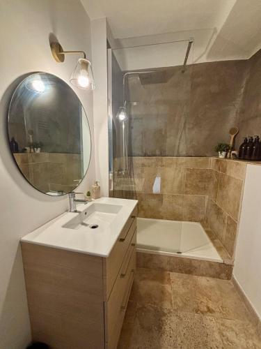 Et badeværelse på Small house in Provence