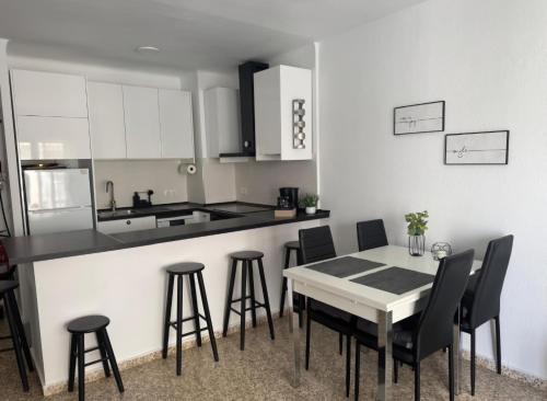 Kuchyň nebo kuchyňský kout v ubytování Apartamento albaida 3g