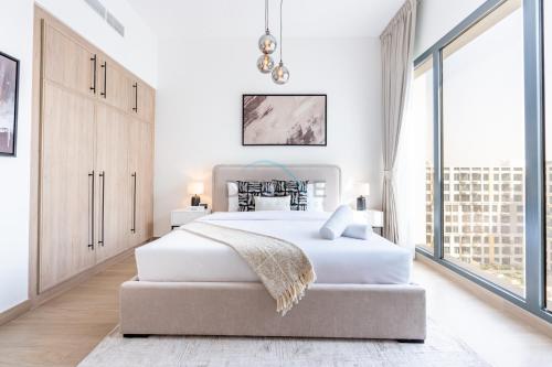 New Studio Close to Town Square Park, Short Drive to Al Qudra Lake, Liva Apartments by Deluxe Holiday Homes