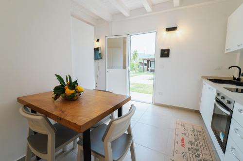 Kuchyň nebo kuchyňský kout v ubytování Relais Mediterraneo Collinebros