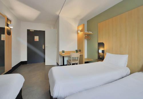 Postel nebo postele na pokoji v ubytování B&B HOTEL Le Tréport Friville