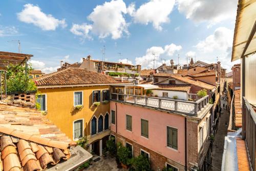 an aerial view of a city with buildings at Cà Beatrice in Venice
