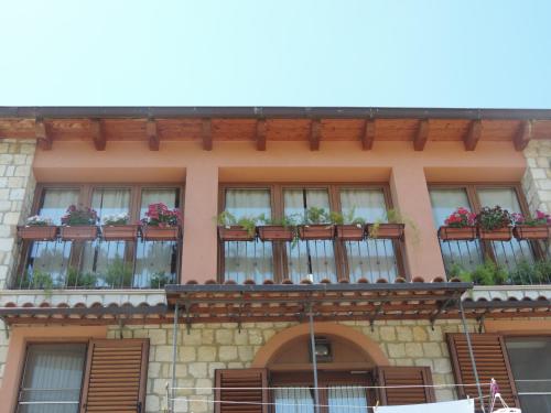 Santa Caterina Villarmosa的住宿－La Casa In Pietra，相簿中的一張相片