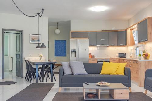 Sylvie Comfort Living