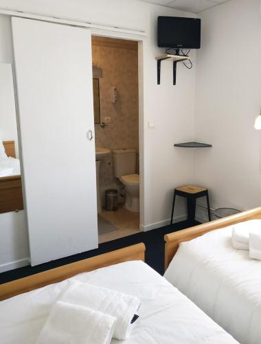Gallery image of Auberge du Parc - Hôtel Bar Restaurant au cœur du Chemin des Dames in Bourg-et-Comin