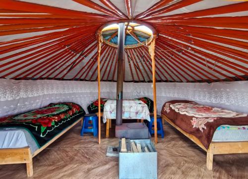 Katil atau katil-katil dalam bilik di Doloon Uul