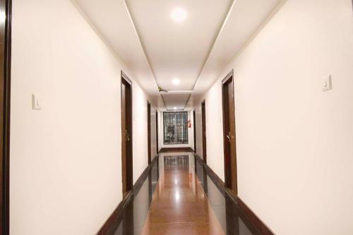 Imagen de la galería de FabHotel Eden Stay- Nr US Consulate General Hyderabad, en Hyderabad