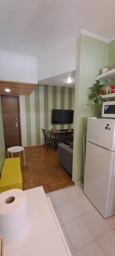 Athens Stadium path quiet & central 4 persons apartment