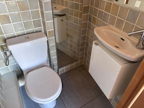 Photo de la galerie de l'établissement Bel appartement 3 pièces belle Vue Port dégagée Climatisé, au Grau-du-Roi