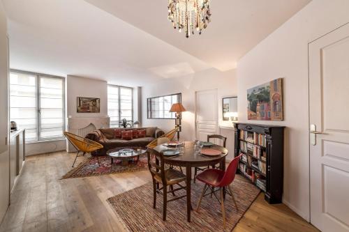 Photo de la galerie de l'établissement La Butte de Lyon/Parking inclus, à Lyon